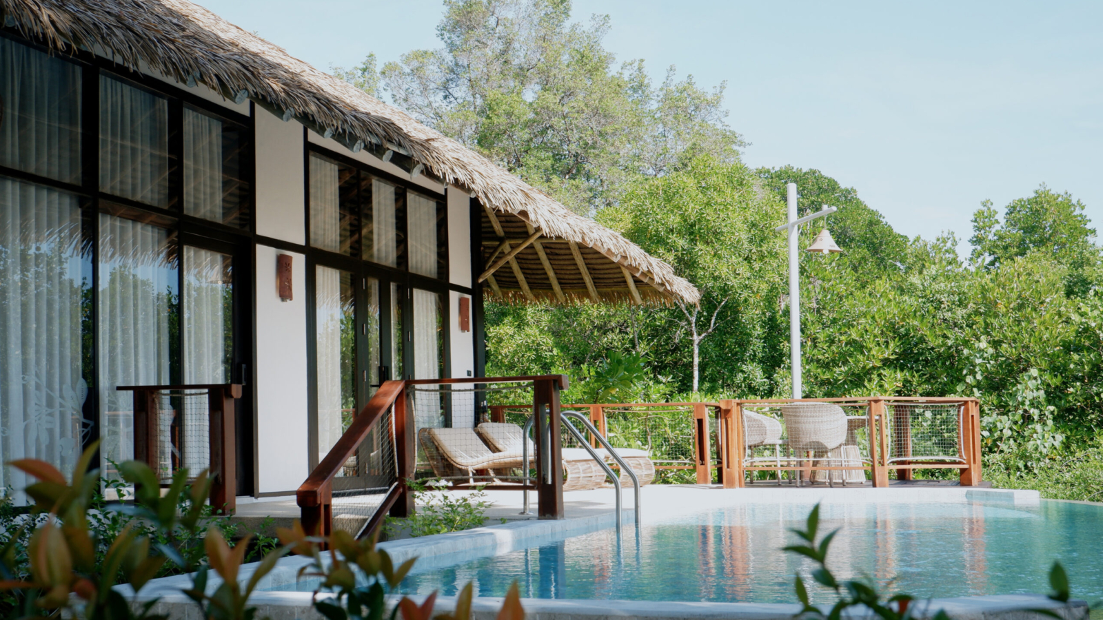 One Bedroom Beachfront Pool Villa