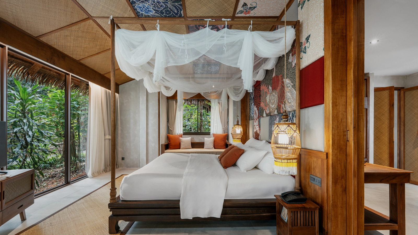 One Bedroom with Bathtub